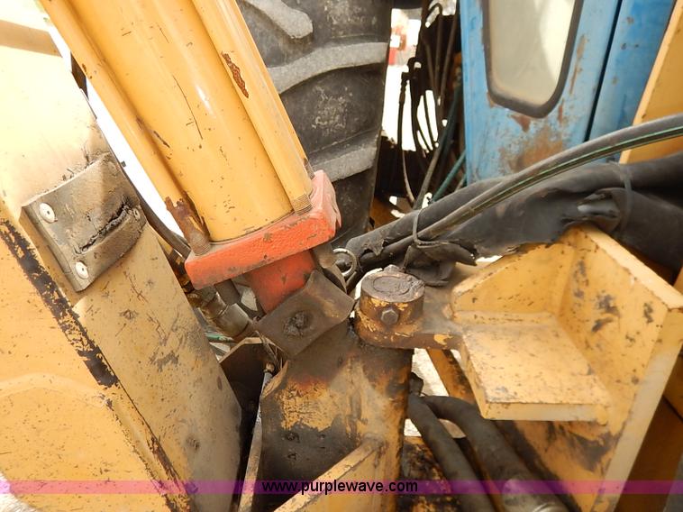 image for item I5298 1991 Ford 6610 tractor