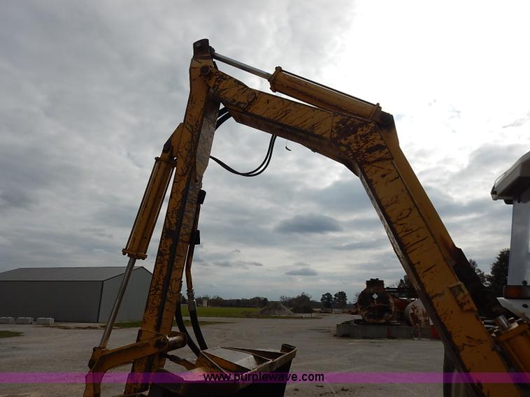 image for item I5298 1991 Ford 6610 tractor