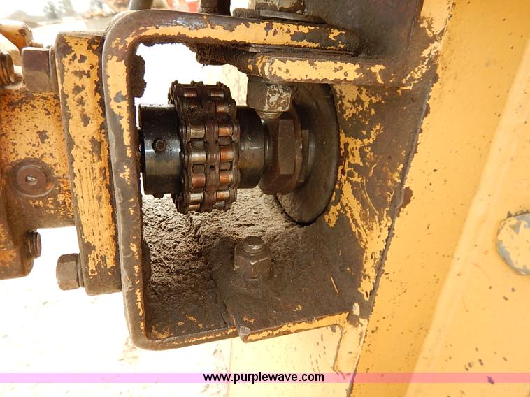 image for item I5298 1991 Ford 6610 tractor