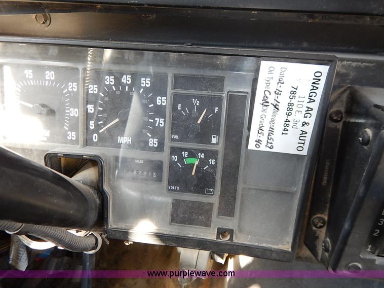 image for item I5304 1997 International 3800 Thomas school bus