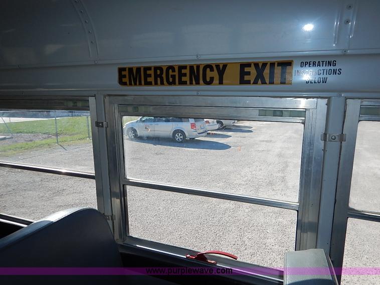 image for item I5304 1997 International 3800 Thomas school bus