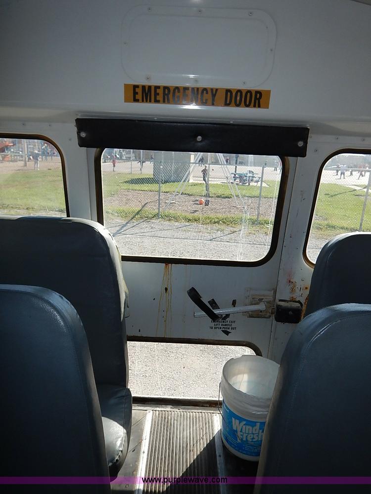 image for item I5304 1997 International 3800 Thomas school bus