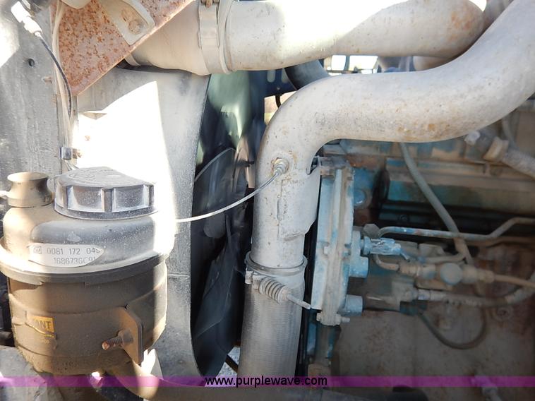 image for item I5304 1997 International 3800 Thomas school bus