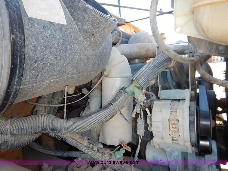 image for item I5304 1997 International 3800 Thomas school bus