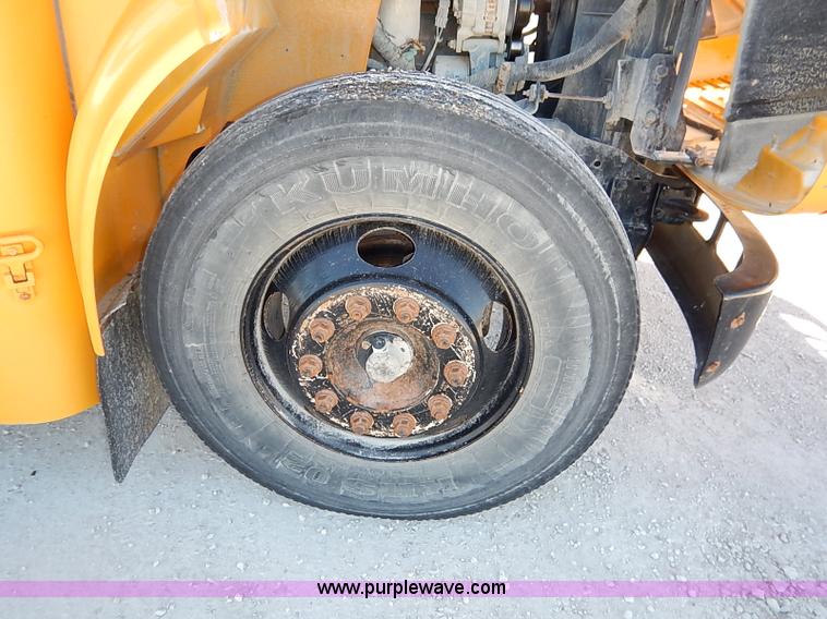 image for item I5304 1997 International 3800 Thomas school bus