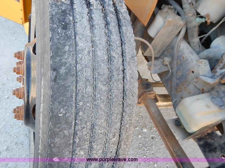 image for item I5304 1997 International 3800 Thomas school bus