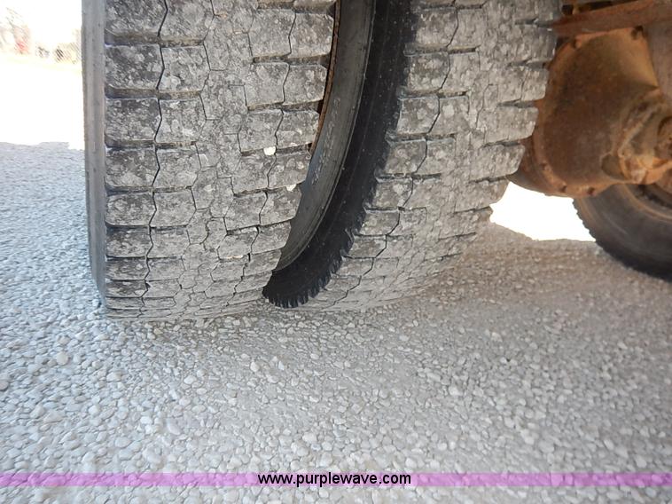 image for item I5304 1997 International 3800 Thomas school bus