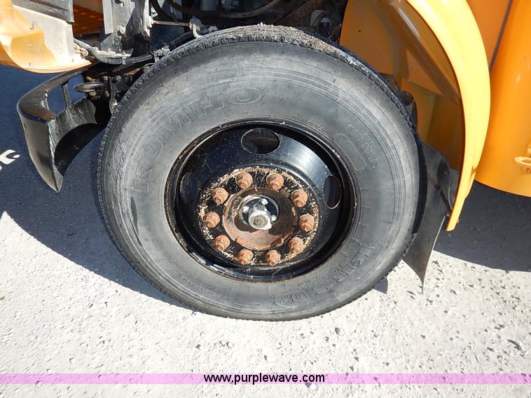 image for item I5304 1997 International 3800 Thomas school bus