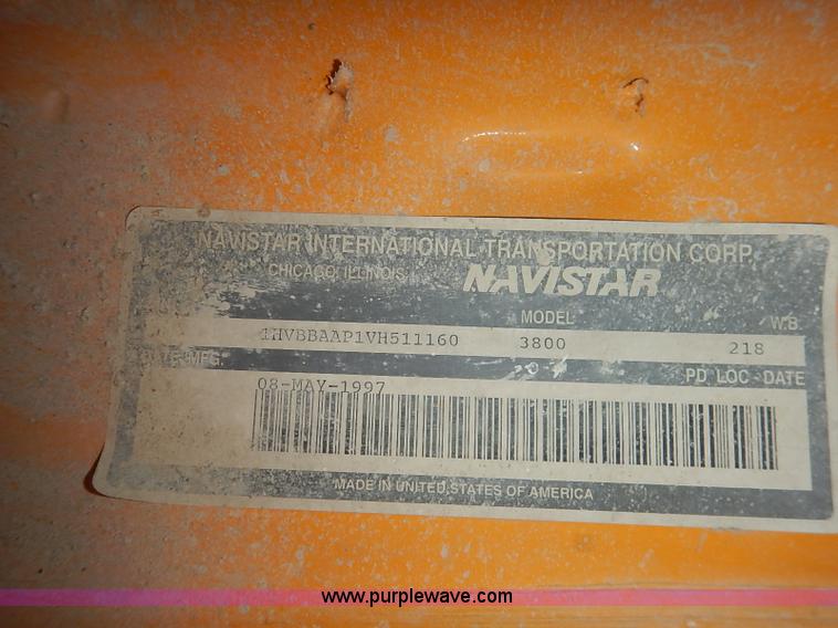 image for item I5304 1997 International 3800 Thomas school bus