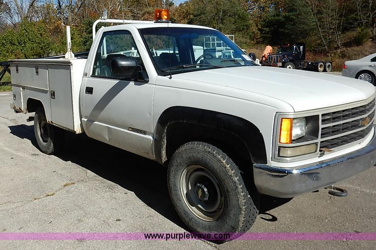image for item I5307 1992 Chevrolet 2500 utility truck