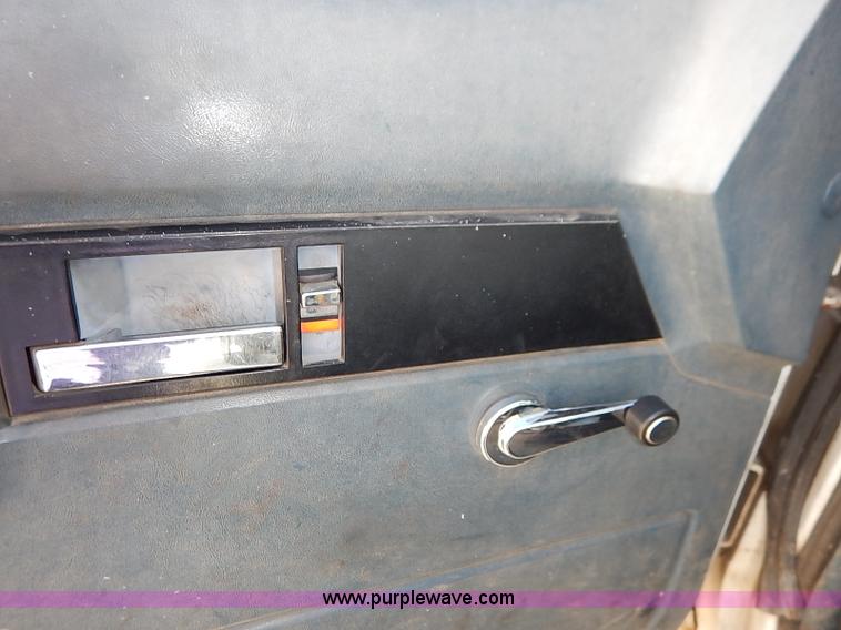 image for item I5307 1992 Chevrolet 2500 utility truck