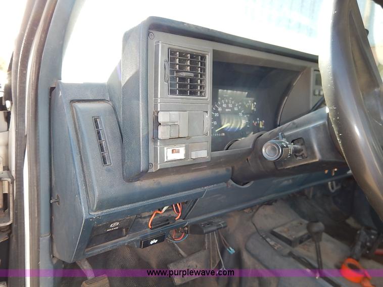 image for item I5307 1992 Chevrolet 2500 utility truck