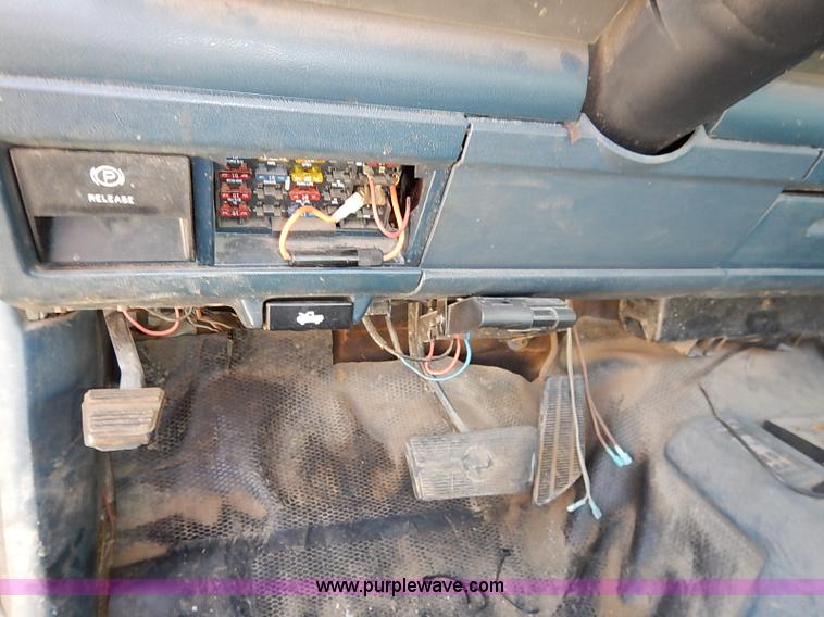 image for item I5307 1992 Chevrolet 2500 utility truck