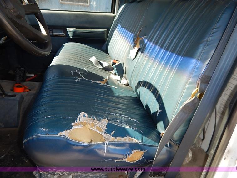 image for item I5307 1992 Chevrolet 2500 utility truck