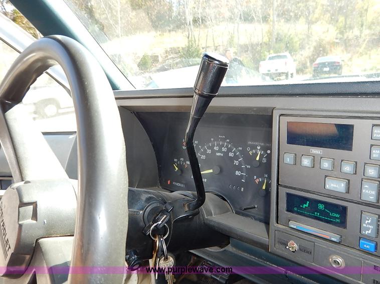 image for item I5307 1992 Chevrolet 2500 utility truck