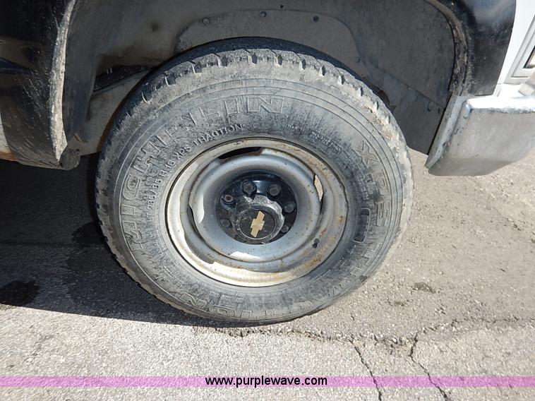 image for item I5307 1992 Chevrolet 2500 utility truck