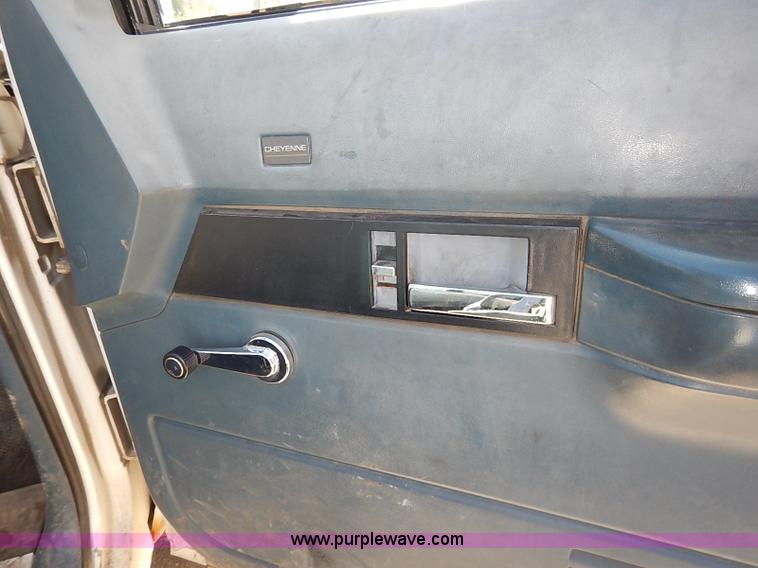 image for item I5307 1992 Chevrolet 2500 utility truck