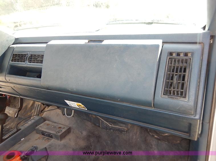 image for item I5307 1992 Chevrolet 2500 utility truck