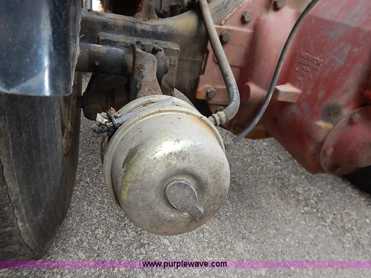 image for item I5309 2000 International F2554 cab and chassis