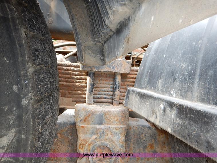 image for item I5309 2000 International F2554 cab and chassis