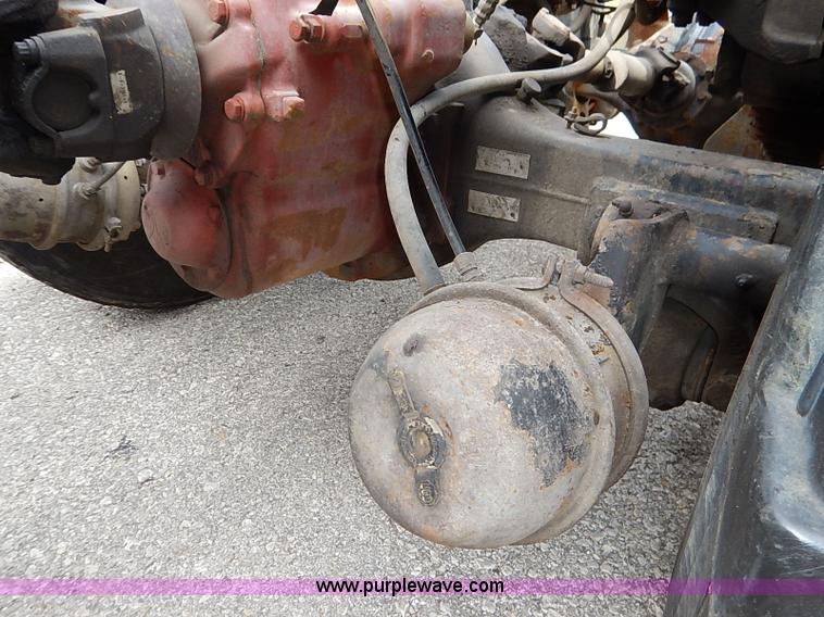 image for item I5309 2000 International F2554 cab and chassis