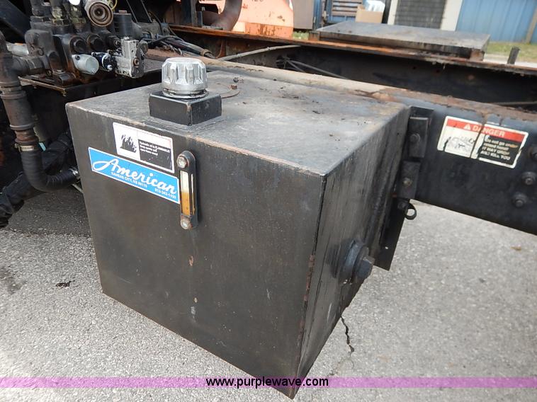 image for item I5309 2000 International F2554 cab and chassis