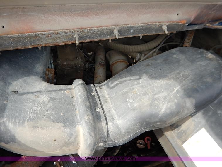 image for item I5309 2000 International F2554 cab and chassis