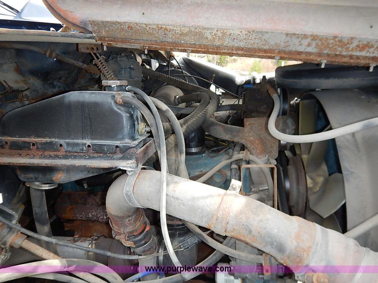 image for item I5309 2000 International F2554 cab and chassis