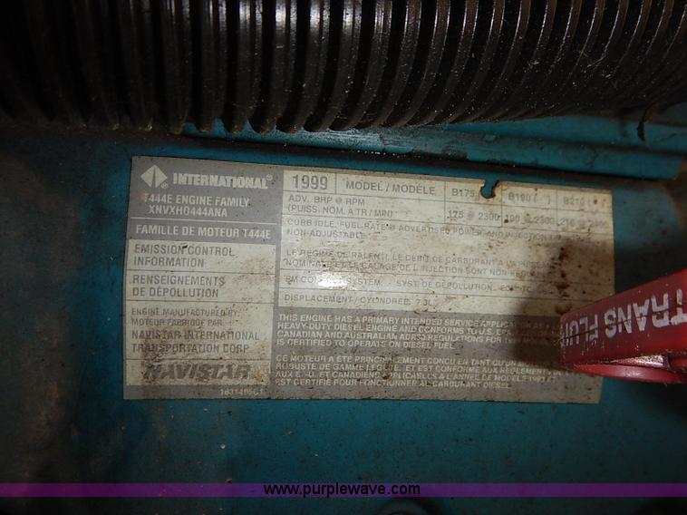 image for item I5310 2000 International 4700 scissor lift truck