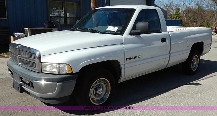 image for item I5312 1998 Dodge Ram 1500 pickup truck