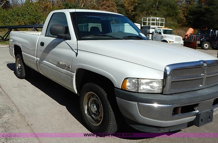 image for item I5312 1998 Dodge Ram 1500 pickup truck