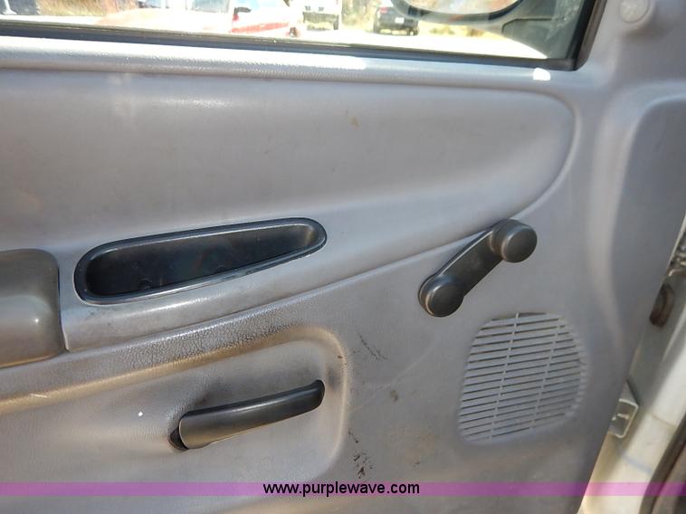 image for item I5312 1998 Dodge Ram 1500 pickup truck