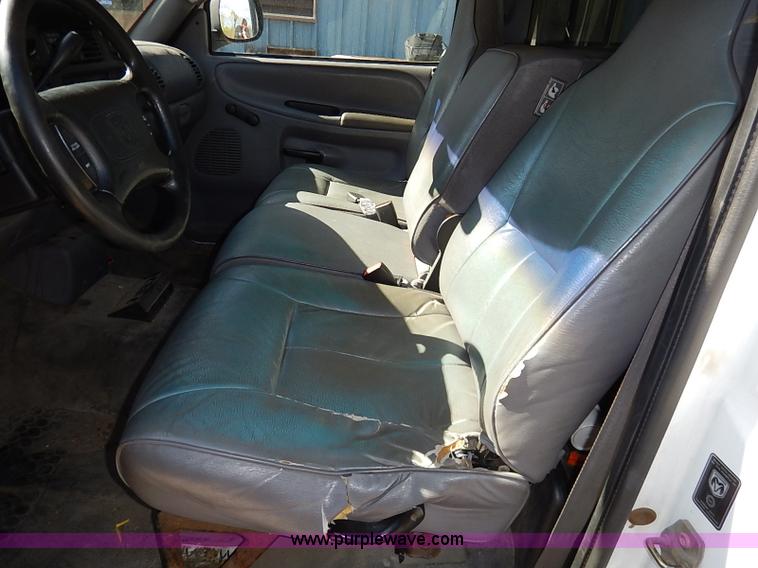 image for item I5312 1998 Dodge Ram 1500 pickup truck