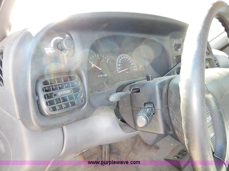 image for item I5312 1998 Dodge Ram 1500 pickup truck