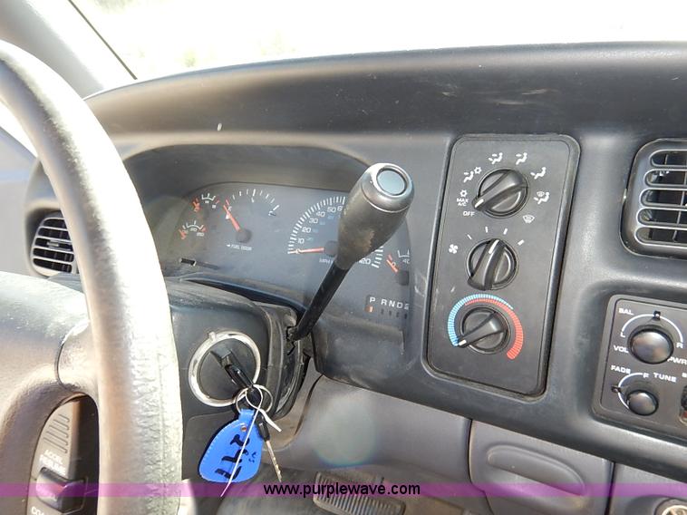 image for item I5312 1998 Dodge Ram 1500 pickup truck