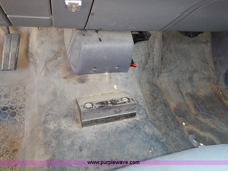 image for item I5312 1998 Dodge Ram 1500 pickup truck