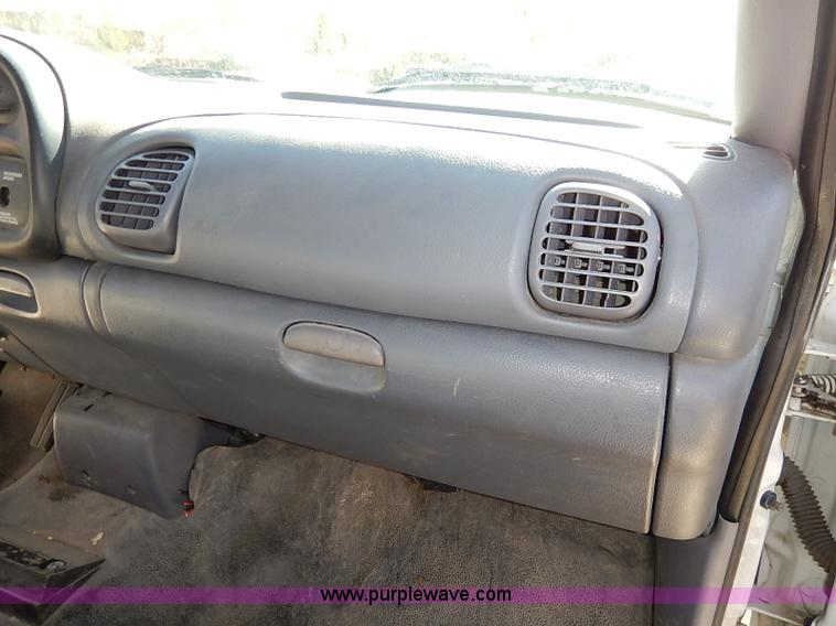 image for item I5312 1998 Dodge Ram 1500 pickup truck