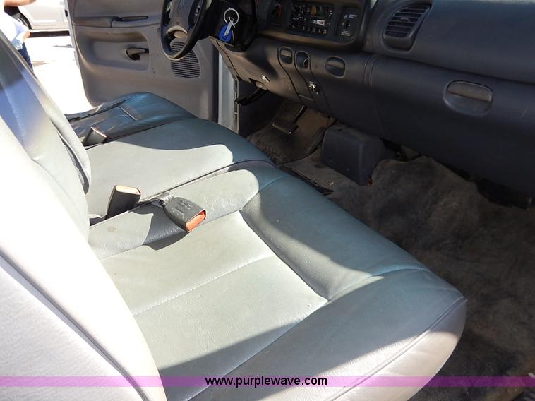 image for item I5312 1998 Dodge Ram 1500 pickup truck