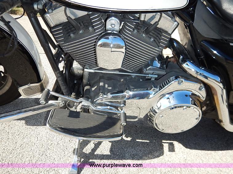 image for item I5313 2008 Harley Davidson FLHTP police motorcycle