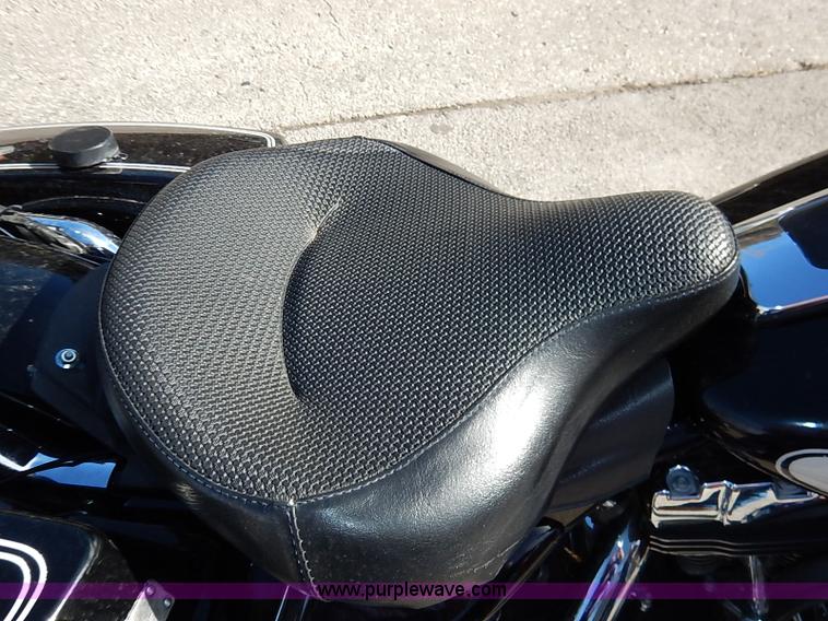 image for item I5313 2008 Harley Davidson FLHTP police motorcycle