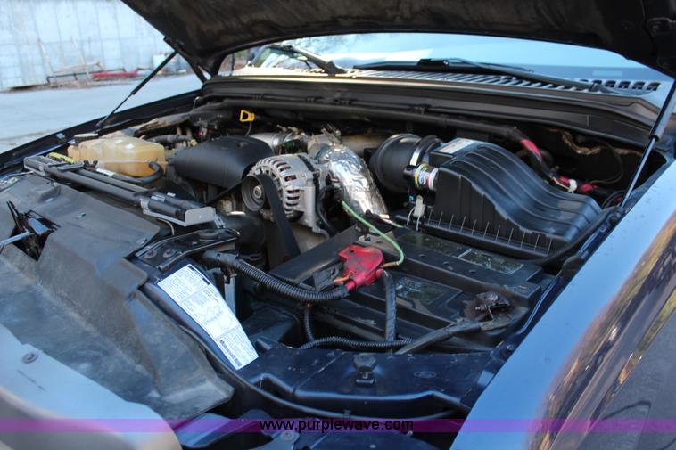 image for item I5916 2002 Ford F550 flatbed dump truck