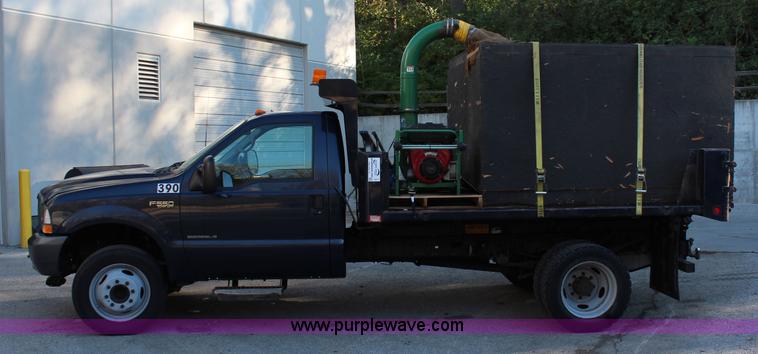 image for item I5917 2002 Ford F550 flatbed dump truck