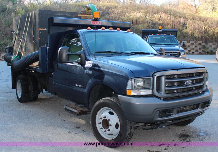 image for item I5917 2002 Ford F550 flatbed dump truck