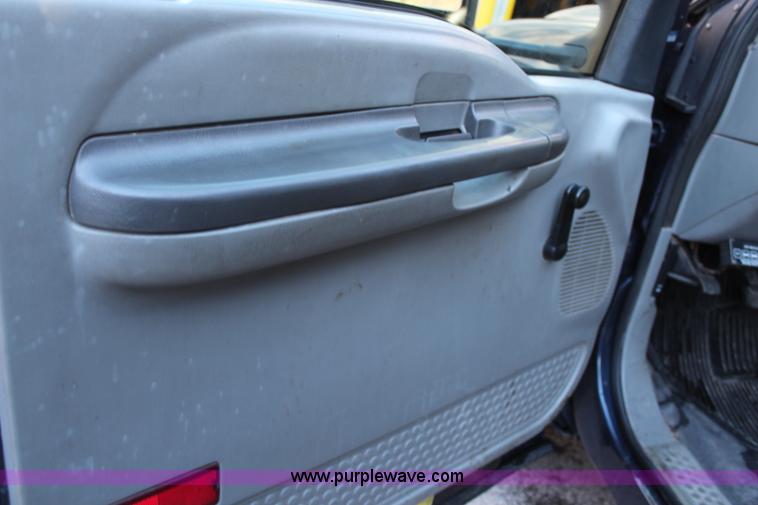 image for item I5917 2002 Ford F550 flatbed dump truck