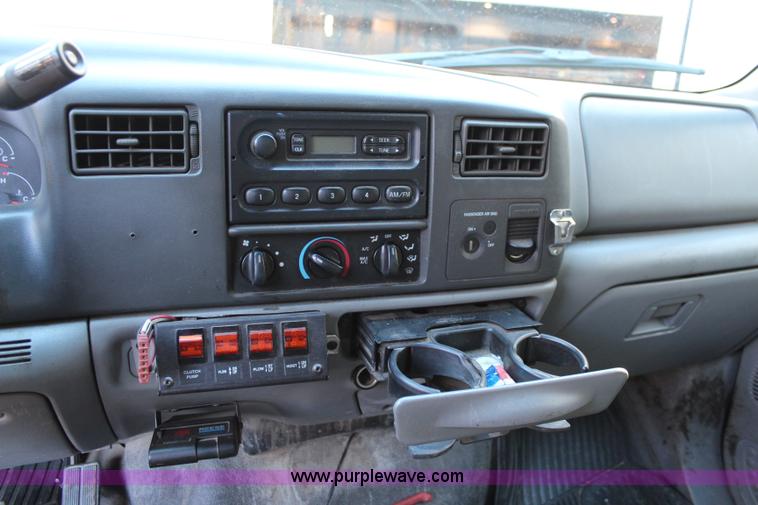 image for item I5917 2002 Ford F550 flatbed dump truck