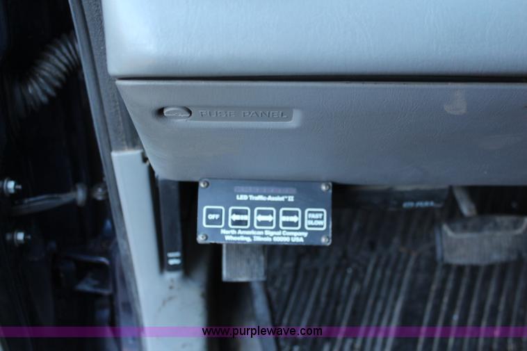 image for item I5917 2002 Ford F550 flatbed dump truck