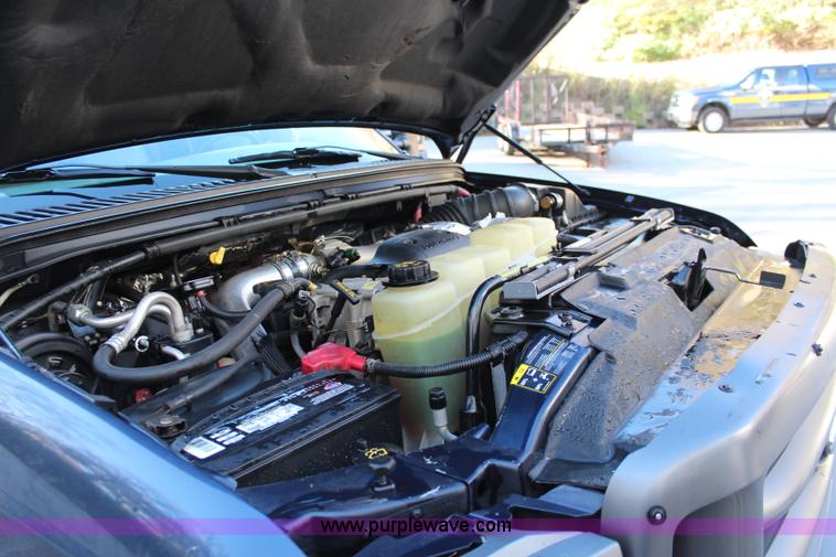 image for item I5917 2002 Ford F550 flatbed dump truck