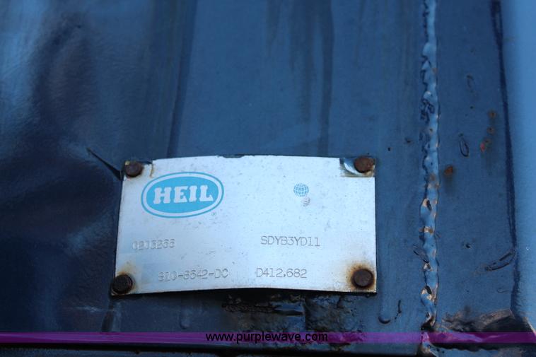 image for item I5917 2002 Ford F550 flatbed dump truck