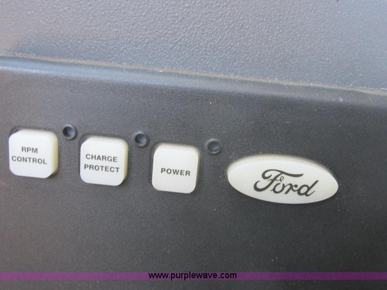 image for item J2383 2001 Ford 801 ambulance