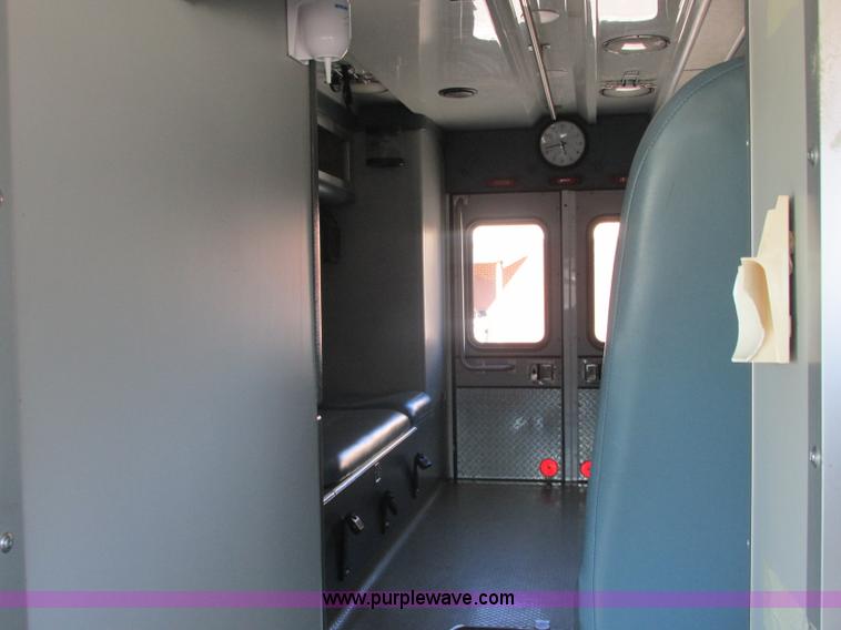 image for item J2383 2001 Ford 801 ambulance